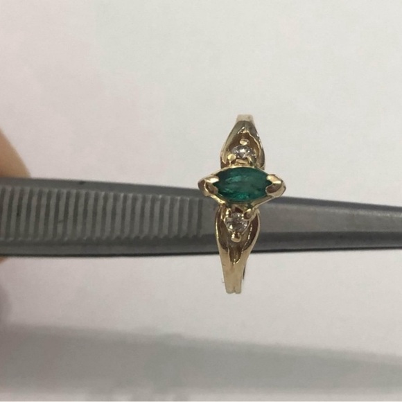 🚫SOLD🚫14K Solid Gold Emerald and Diamond Marquise Pinky Ring - Picture 6 of 10